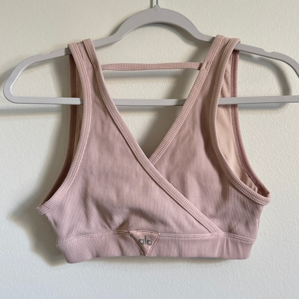 Alo Togetherness Sports Bra Size XS Light Pink Ribbed - Picture 4 of 5